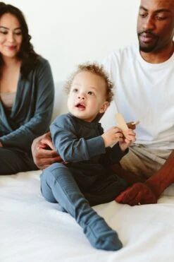 GROW WITH YOU ZIPPER JUMPSUIT + LOOSE FIT | MIDNIGHT -Goumikids Shop Goumi CoreFebruary22 KaitlinGreen 2192000x3000 1