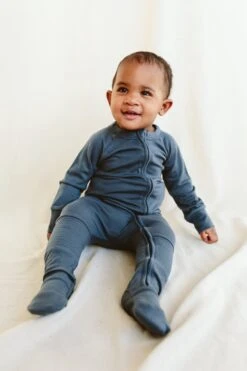 GROW WITH YOU ZIPPER JUMPSUIT + LOOSE FIT | MIDNIGHT -Goumikids Shop Goumi CoreFebruary22 KaitlinGreen 2512000x3000 1