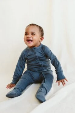 GROW WITH YOU ZIPPER JUMPSUIT + LOOSE FIT | MIDNIGHT -Goumikids Shop Goumi CoreFebruary22 KaitlinGreen 2522000x3000 1