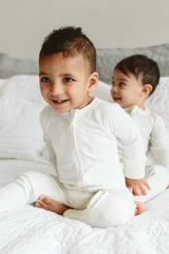 GROW WITH YOU ZIPPER JUMPSUIT + LOOSE FIT | CLOUD -Goumikids Shop Goumi InTheRain KaitlinGreen 672000x3000 1