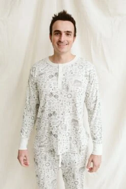MENS BAMBOO TOP | VINTAGE -Goumikids Shop Goumi InTheSnowSTUDIO KaitlinGreen 1252000x3000 1
