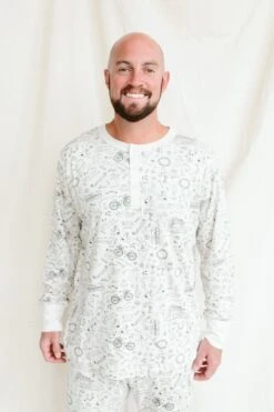 MENS BAMBOO TOP | VINTAGE -Goumikids Shop Goumi InTheSnowSTUDIO KaitlinGreen 1422000x3000 1