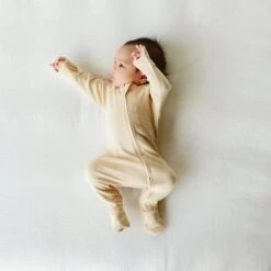 GROW WITH YOU FOOTIE + LOOSE FIT | DUNE 18 GROW WITH YOU FOOTIE + LOOSE FIT | DUNE -Goumikids Shop Goumi InTheSun KaitlinGreen 1