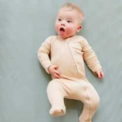 GROW WITH YOU FOOTIE + LOOSE FIT | DUNE 21 GROW WITH YOU FOOTIE + LOOSE FIT | DUNE -Goumikids Shop Goumi InTheSun KaitlinGreen 691