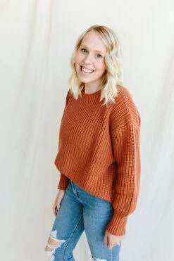 WOMENS CHUNKY KNIT SWEATER | CLAY -Goumikids Shop Goumi OnTheFarm KaitlinGreen 10022000x3000 1