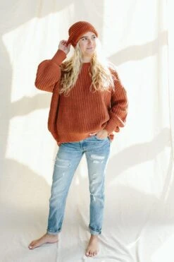 WOMENS CHUNKY KNIT SWEATER | CLAY -Goumikids Shop Goumi OnTheFarm KaitlinGreen 7492000x3000 f1cc24fd c98a 4f3d 85e4 83106219f2dd