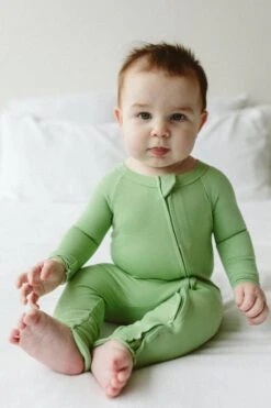 GROW WITH YOU FOOTIE + SNUG FIT | MATCHA -Goumikids Shop Goumi Spring Summer24 KaitlinGreen 500 1