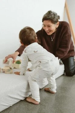 GROW WITH YOU FOOTIE + SNUG FIT | LUNA -Goumikids Shop Goumi Spring Summer24 KaitlinGreen 736 2