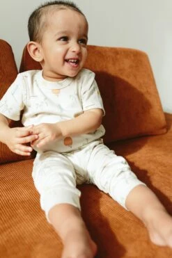 S/S BODYSUIT | SURF'S UP -Goumikids Shop Goumi SurfsUp KaitlinGreen 113 2c690f13 7bc5 4af1 909c bfc1097c75f1