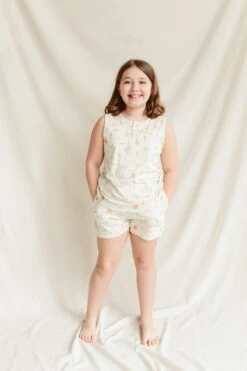 BIG KID SHORTS | SURF'S UP -Goumikids Shop Goumi SurfsUp KaitlinGreen 193copy