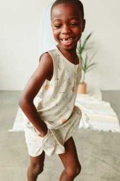 BIG KID SHORTS | SURF'S UP -Goumikids Shop Goumi SurfsUp KaitlinGreen 441copy