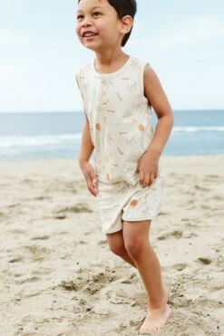BIG KID SHORTS | SURF'S UP -Goumikids Shop Goumi SurfsUp KaitlinGreen 900copy
