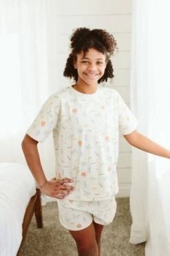 BIG KID SHORTS | SURF'S UP -Goumikids Shop Goumi SurfsUp KaitlinGreen 966copy