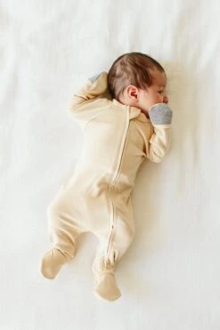 GROW WITH YOU FOOTIE + LOOSE FIT | DUNE