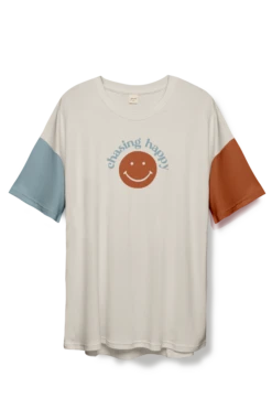 PARENT TEE | CHASING HAPPY -Goumikids Shop Oversized Tee Chasing Happy Front 1 .png2
